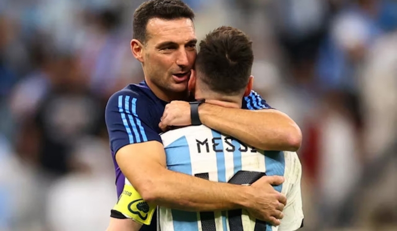 Argentina Coach Scaloni with Messi